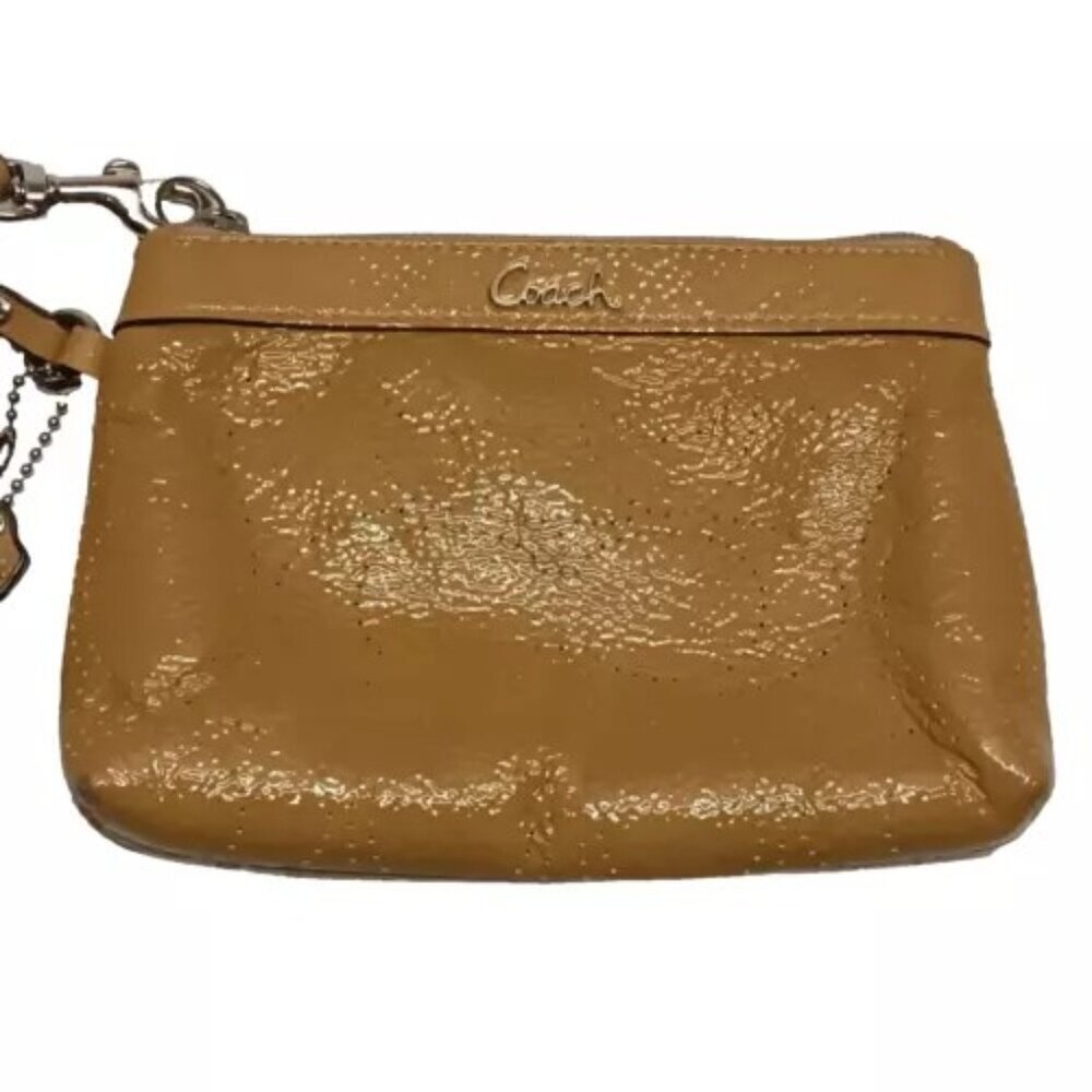Coach‎ Embossed Patent Leather Corner Zip Wristlet Wallet Tan Medium Size GUC